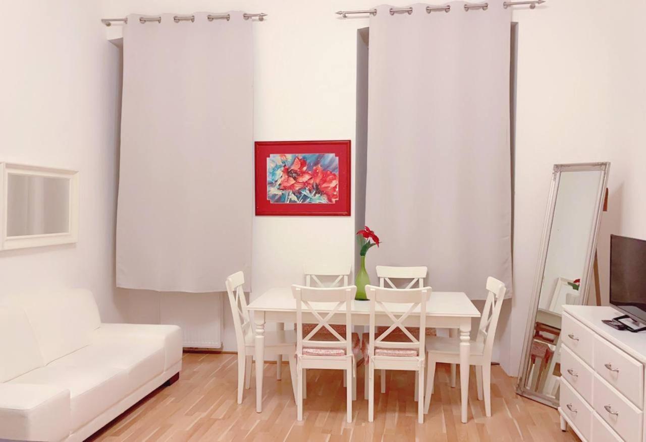Premier Studio 2P Lg Apartment Wina Bagian luar foto